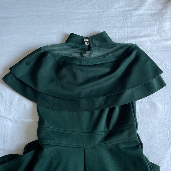 Elegant forest green dress - Picture 3 of 3